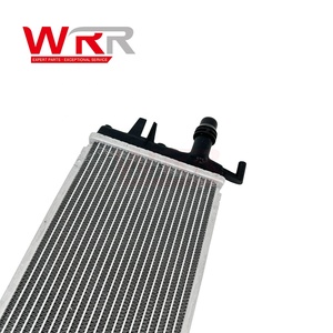 หม้อน้ำหล่อเย็น 0995003801 A0995003801 สำหรับรถเบนซ์ W205 X253 C300 GLC300 ระบบระบายความร้อนเครื่องยนต์อัตโนมัติ ถังเก็บความร้อนอะลูมิเนียมทนทาน - Product Image 2