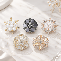 Broches florales vintage de luxe unisexe, perles, strass, cristal, flocon de neige, cadeau de mariage, élégant, chic, alliage de zinc plaqué or
