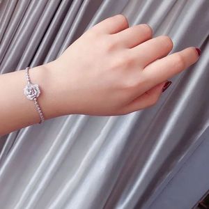 18k Girl Fashion Pure Gold Luxury Classic Inlay 1.5ct Diamond Rose <b>Flower</b> Tennis <b>Bracelet</b> for Bridal Wedding - Product Image 4