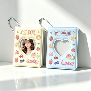 Mini Portachiavi Raccoglitore per Photocard in PVC, Personalizzabile con Finestra a Cuore, Album per <span class=keywords><strong>Foto</strong></span> <span class=keywords><strong>da</strong></span> 2 Pollici, Porta Carte Kpop Idol, Collezione - Product Image 1