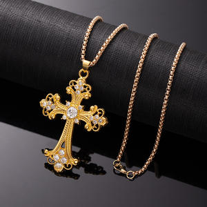 Collana di Lusso con Ciondolo a Croce Traforato, Pendente con Cristalli Colorati e Strass per Uomo e Donna - Product Image 2