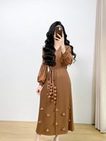 Robe maxi plissée avec appliques florales 3D, manches lanternes, élégante robe de soirée à col en V avec ceinture pour femmes