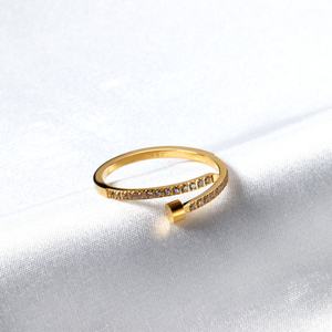 Anillo de Acero Inoxidable con Cuentas Chapadas en Oro de 18K, Diseño Floral Romántico y Moderno para Chicas - Product Image 5