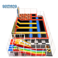 Parc de jeux intérieur commercial pour enfants, équipement de jeu personnalisé sur le thème de l'espace, parc de trampolines avec piscine en mousse et structure d'escalade