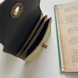 Wholesale Short PU Women's Designer <b>Card</b> <b>Holder</b> <b>Wallet</b> Fashionable Thread Pattern with Open Closure RFID Lining - Product Image 6