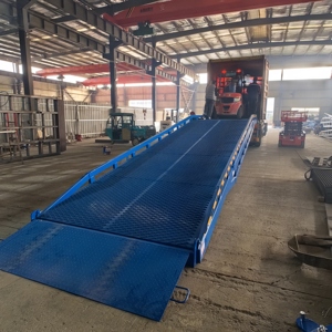 NEW 1.8 m Lifting Height <strong>Container</strong> Mobile Yard <strong>Ramp</strong> <strong>Adjustable</strong> <strong>Loading</strong> Mobile <strong>Loading</strong> <strong>Dock</strong> <strong>Ramp</strong> - Product Image 3