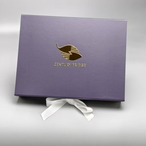 Boîtes d'emballage personnalisées, logo de luxe, carton recyclé, boîte pliante noire pour vêtements, boîtes cadeaux magnétiques, laminage mat, éponge - Product Image 2