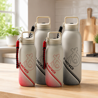 Bouteille d'eau isotherme personnalisée en acier inoxydable à double paroi avec couvercle à poignée rabattable portable pour le camping en plein air