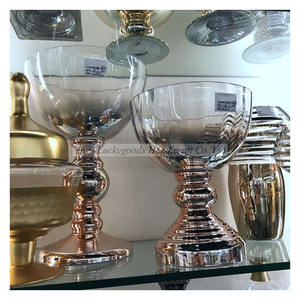 LHP060 शीर्ष बिक्री ट्रॉफी आकार सजावटी ग्लास फूलदान में सोने के रंग - Product Image 1