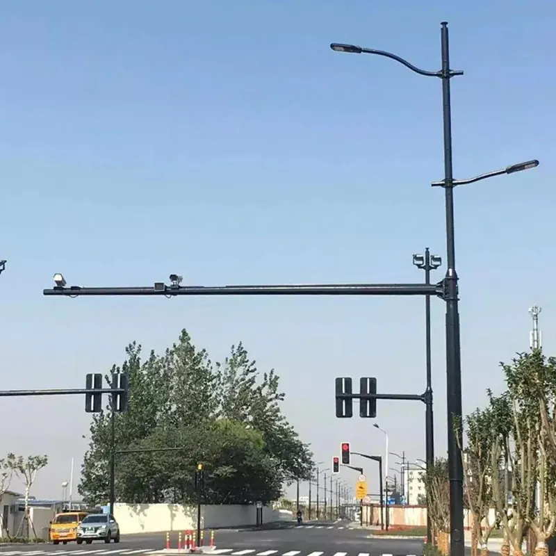 Lampu jalan baja galvanis tiang papan reklame lampu jalan tiang lebar pengawasan tiang CCTV untuk penerangan umum