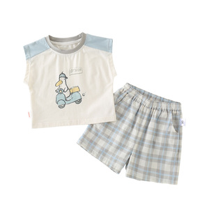 Nouvel ensemble deux pièces été 2026 pour bébé garçon, style coréen et occidental, en pur coton léger, avec short à carreaux et motif dessin animé - Product Image 1