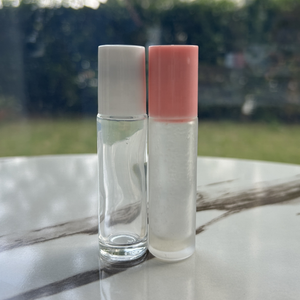 Flacon roll-on en verre épais transparent de 10 ml pour huile corporelle, parfum, sérum, huile essentielle avec bille roulante en métal et capuchon blanc - Product Image 2
