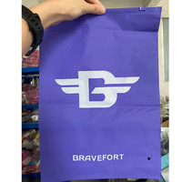 Sac d'emballage à glissière noire, vente en gros, sacs en plastique à glissière givrée personnalisée, emballage pour vêtements avec votre logo