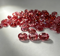 Laborgezüchteter Padparadscha-Saphir in Rosa-Orange, Eiförmiger Loser Edelstein