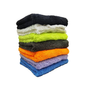 Super peluche 550 GSM 500GSM chiffon de nettoyage de voiture en microfibre Serviette design sans bord pour le lavage, le séchage et le polissage. - Product Image 1