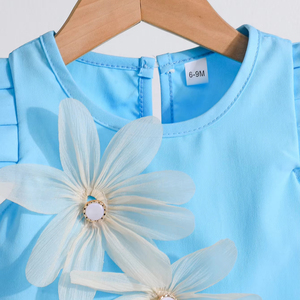 ชุดเสื้อผ้าสองชิ้นสำหรับเด็กผู้หญิง เนื้อผ้านุ่ม ระบายอากาศได้ดี เหมาะสำหรับฤดูร้อน มาพร้อมเสื้อท่อนบนดีไซน์สวยและกางเกงขาสั้นลำลอง - Product Image 4