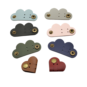 Porte-médiators en cuir en forme <span class=keywords><strong>de</strong></span> <span class=keywords><strong>cœur</strong></span>, étui personnalisé pour médiators, porte-clés, cadeau pour guitariste, accessoire porte-médiators pour guitare - Product Image 2
