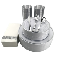 Assiettes en plastique jetables durables de 10 pouces pour la présentation des aliments, les fêtes et l'usage quotidien à la maison