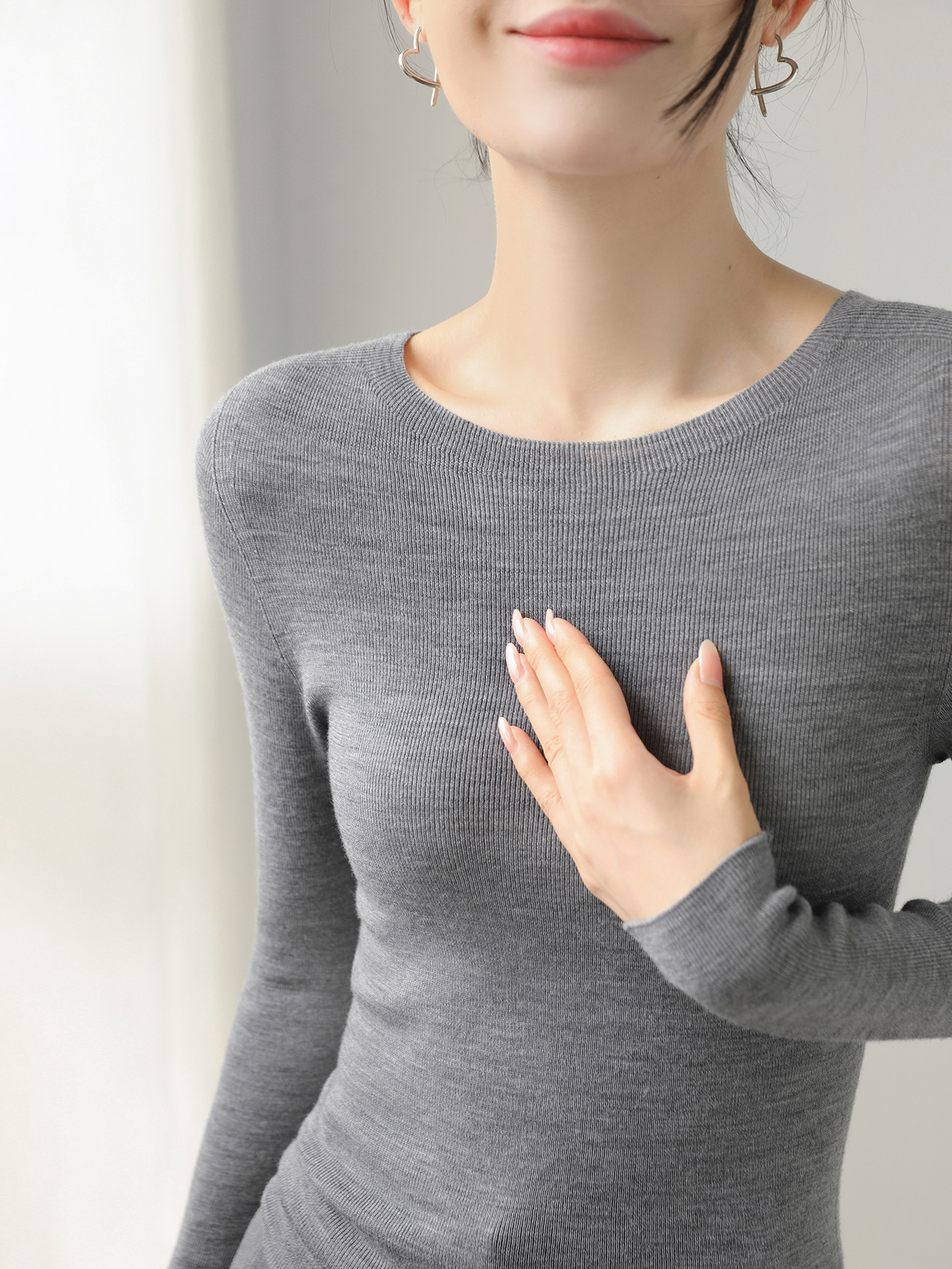 Fiore a clip grigio chiaro