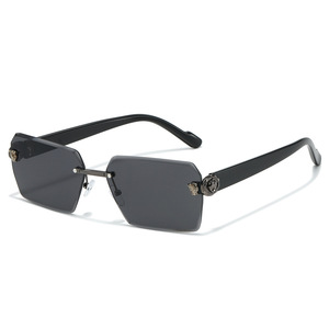 Occhiali da Sole Quadrati Senza Montatura di Lusso per Donne, Lenti Colorate, Decorazione a Forma di Cuore di Ghepardo e Fiore, Logo Personalizzato - Product Image 6