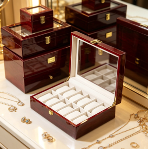 Boîte à bijoux en bois gravée à la main avec couvercle magnétique, rangement luxueux pour bagues et colliers, forme carrée, impression de logo - Product Image 3