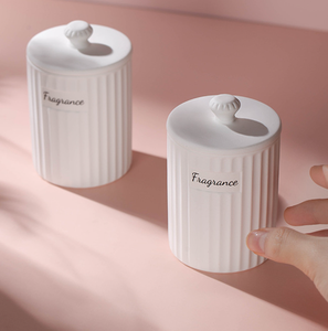 Velas Aromáticas de Aceites Esenciales en Frascos de Cerámica de Lujo, Hechas a Mano, Marca Privada, Regalos Navideños, Cera de Soya de Origen Vegetal, Diseño Moderno - Product Image 6
