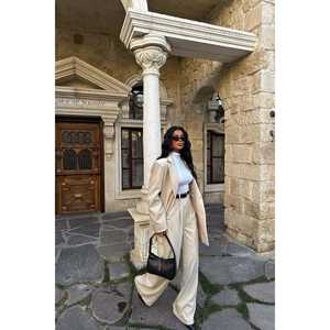 Conjunto de Traje Harper Color Crema para Mujer - Product Image 3