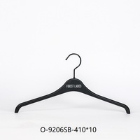 Cintres en plastique d'affichage de qualité supérieure manteaux de vêtements formels parfaits pour les magasins de vêtements au détail cintre de costume élégant