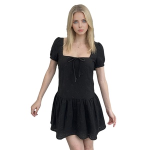 OEM ODM prevalente abito nero da donna con colletto quadrato estivo a maniche corte da donna abito Casual plissettato alino - Product Image 3