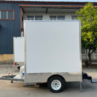 Toilette mobile de conception moderne de remorque de salle de bains portative personnalisable de haute qualité pour le camping extérieur