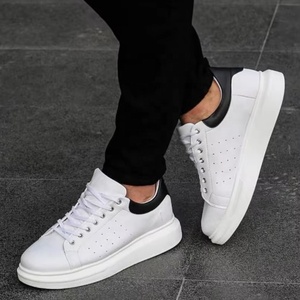 Modello <span class=keywords><strong>2026</strong></span> Scarpe Casual di Lusso alla Moda con Tendenza di Moda Elevata Primavera/Autunno Sneaker Comode e Ammortizzate - Product Image 1