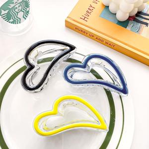 Pince <span class=keywords><strong>à</strong></span> cheveux goutte d'huile creuse coeur doux pour les femmes <span class=keywords><strong>à</strong></span> la mode de haute valeur conception de requin matière plastique pour la fête arrière de la tête Updo - Product Image 2