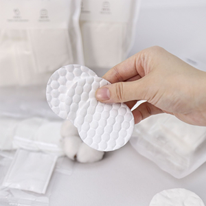 Almohadillas desmaquillantes de limpieza profunda respetuosas con la piel de algodón suave con logotipo personalizado de fábrica, Cosméticos faciales cuadrados naturales, sin toallitas - Product Image 4