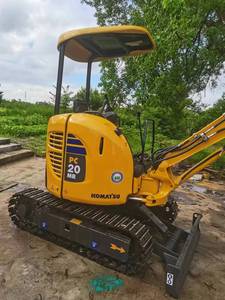 Miniexcavadora Komatsu PC20 Usada Compacta |   Excavadora de cadenas de segunda mano de 2 toneladas para trabajos de jardinería y granja - Product Image 3