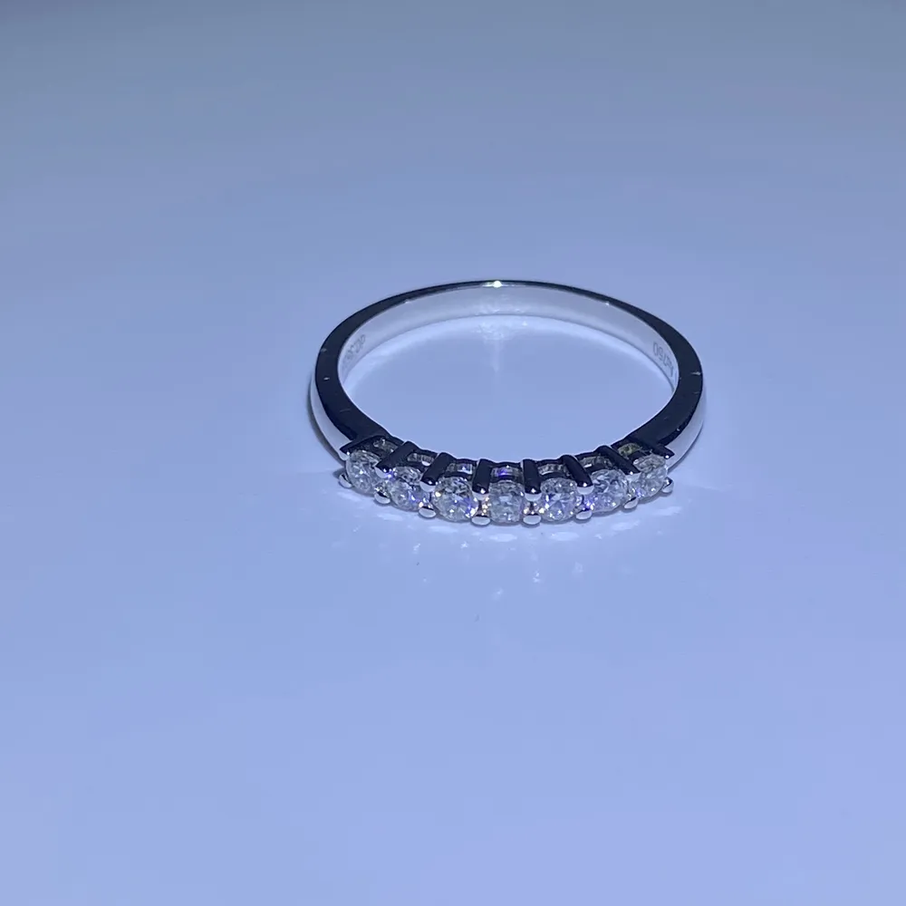 Personalizado de oro blanco de 10K anillo de 0,1 quilates anillo de diamantes anillo de compromiso para chica