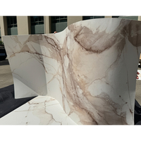Panneaux décoratifs composites modernes en placage d'ardoise 3D Revêtement mural extérieur intérieur flexible Pierre artificielle Travertin fendu