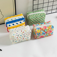 Pochette cosmétique matelassée en coton moelleux faite à la main, motif dessin animé, en cuir PU, étui de rangement pour maquillage et pinceaux, avec logo