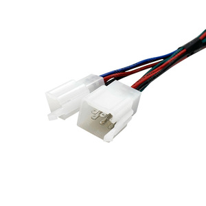 Faisceau de câblage automobile personnalisé 1 mètre, cuivre pur, gaine en nylon, isolation PVC, installation statique 12V - Product Image 4