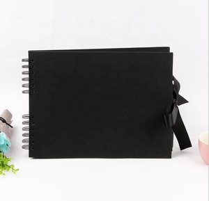 Kit de álbum de recortes para manualidades, álbumes de fotos personalizados con esquinas de fotos y 6 bolígrafos metálicos para invitados, regalos, color negro/blanco - Product Image 3