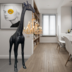 Lámpara de pie de jirafa minimalista moderna creativa, escultura de fibra de vidrio de gama alta de lujo, adorno grande de <span class=keywords><strong>Internet</strong></span>, decoración decorativa para el hogar - Product Image 2