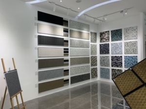 Produits en mosaïque de verre <span class=keywords><strong>noir</strong></span> <span class=keywords><strong>et</strong></span> <span class=keywords><strong>blanc</strong></span>, <span class=keywords><strong>carrelage</strong></span> en céramique pour sol de douche, prix bas, mosaïque de piscine pour sol - Product Image 3