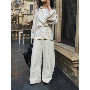 Pantalones de Oficina para Mujer, Estilo Parisino Clásico, Dobladillo Curvo, Corte Holgado, Cintura Alta, Estructurados, Estilizan la Figura - Product Image 4