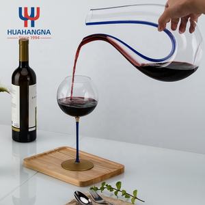 HUAHANGNA Décanteur en verre de cristal en forme de <span class=keywords><strong>U</strong></span> unique fait à la main Conception ondulée Coffret cadeau de vin Verre transparent - Product Image 4