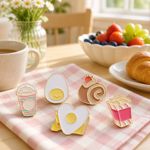 Set di Spille in Metallo Smaltato Morbido a Tema Cibo Carino: Uovo, Rotolo Svizzero, Milkshake, Toast, <span class=keywords><strong>Popcorn</strong></span>. Spilla Kawaii, Distintivo da Bavero in Metallo Dorato, Regalo a Tema Snack. - Product Image 4