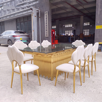Mesa de Comedor Dorada con Cubierta de Vidrio Templado y Acero Inoxidable, Ideal para Eventos, Reuniones y Alquiler