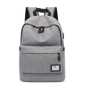 Sac à dos Oxford de luxe unisexe STRAY + L, design minimaliste, souple, 20-37L, usage quotidien avec fermeture éclair et à fermoir, et patchs - Product Image 3