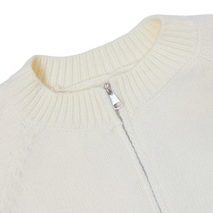 Cardigan Corto in <span class=keywords><strong>Maglia</strong></span> Fine con Cerniera Metallica a Doppia Estremità e Collo a Girocollo, Etichetta Privata, per <span class=keywords><strong>Donna</strong></span> - Product Image 2