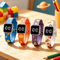 Jam Tangan Elektronik LED Kartun Hadiah Anak-anak dengan Tali Plastik untuk Jam Tangan Anak