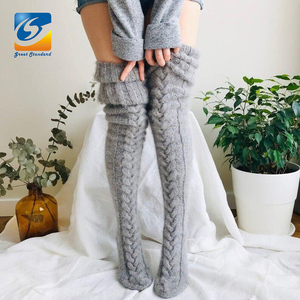 Chaussettes hautes en tricot chaud d'hiver pour femmes, chauffe-jambes au-dessus du genou, chaussettes longues en tricot torsadé, chaussettes confortables en laine - Product Image 1