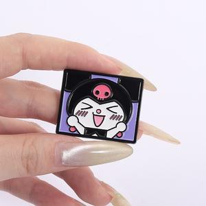 高品质工厂批发价日本可爱卡通电影散装黑色金属硬珐琅徽章适合学生书包女孩儿童 - Product Image 3